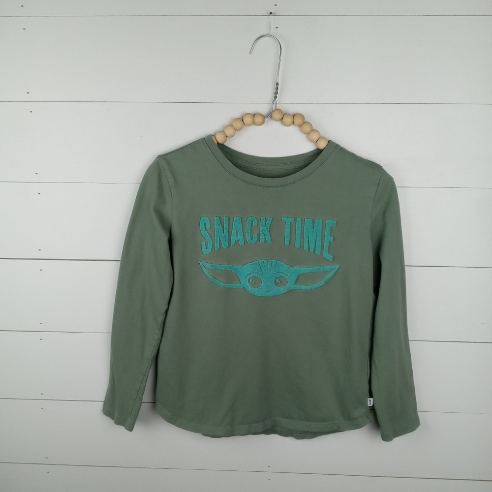 Gap Kids boys size M sage green long sleeve baby yoda design top fuzzy velour